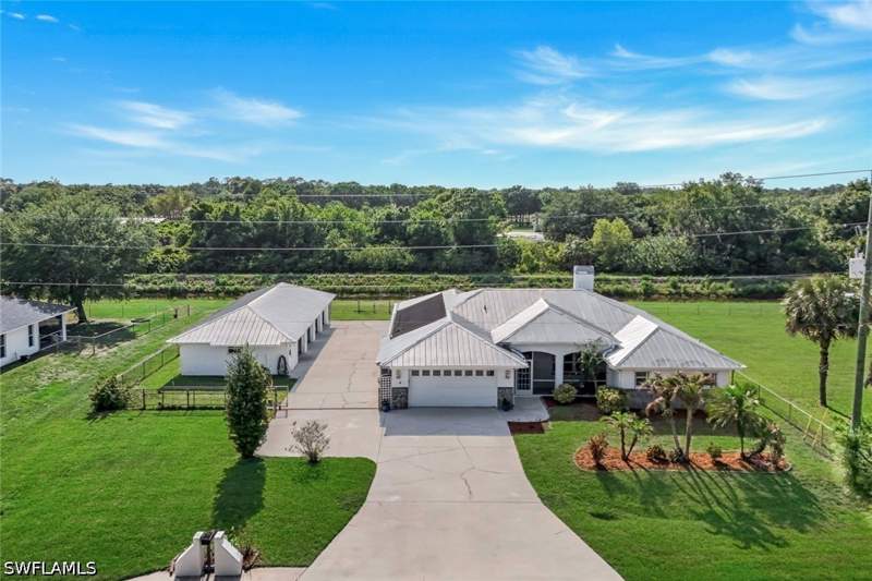 3 bedroom SingleFamilyResidence at 6029 & 6031 Higgins Ave, Buckingham, Fort Myers — photo 4