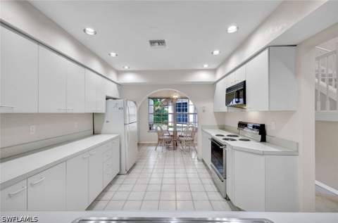 20190 Golden Panther Dr 3, Estero FL - photo 8 of 36