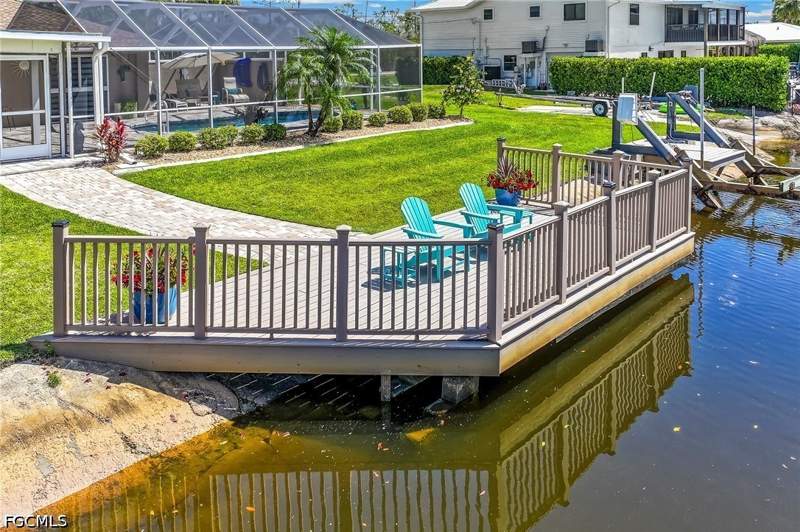 3 bedroom SingleFamilyResidence at 6405 Park Rd, Island Park, Fort Myers — photo 2