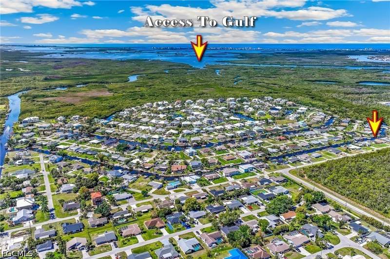 3 bedroom SingleFamilyResidence at 6405 Park Rd, Island Park, Fort Myers — photo 3