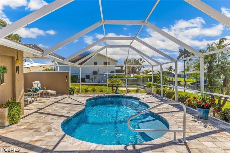 3 bedroom SingleFamilyResidence at 6405 Park Rd, Island Park, Fort Myers — photo 4