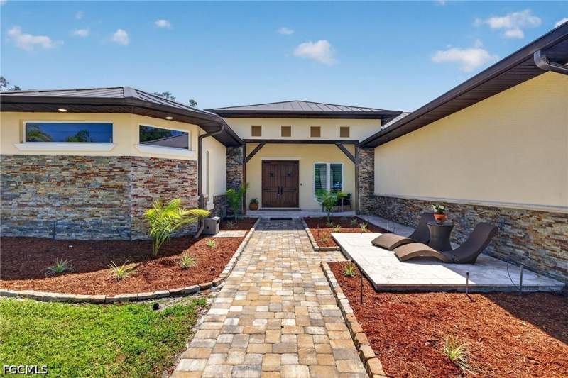 3 bedroom SingleFamilyResidence at 15860 Glendale Ln, Briarcliff, Fort Myers — photo 2