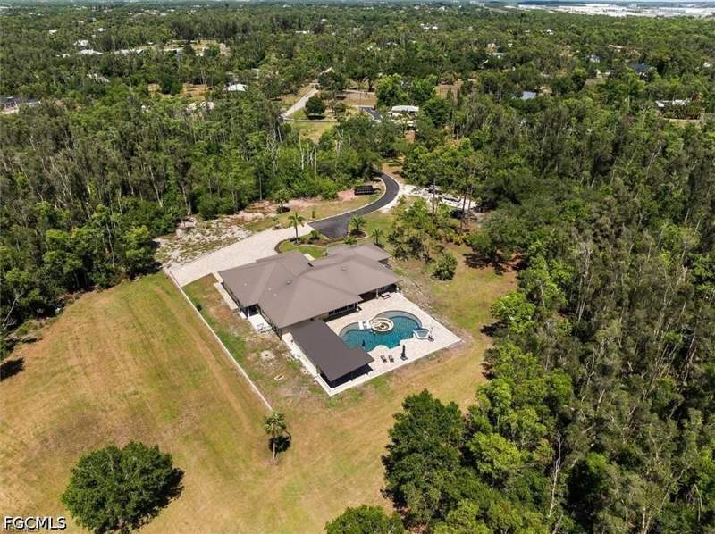 3 bedroom SingleFamilyResidence at 15860 Glendale Ln, Briarcliff, Fort Myers — photo 4