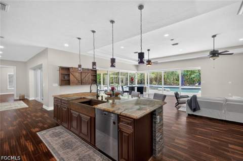 15860 Glendale Ln, Fort Myers FL - photo 7 of 50
