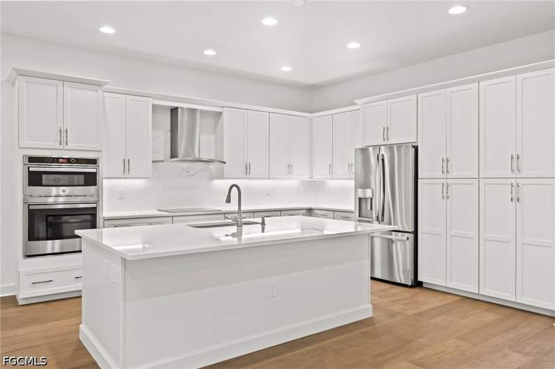 4 bedroom SingleFamilyResidence at 14313 Hogarth Pl, Valencia Harbor, Fort Myers — photo 5