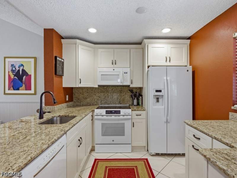 2 bedroom Condominium at 17171 Terraverde Cir 11, Terraverde Country Club, Fort Myers — photo 3