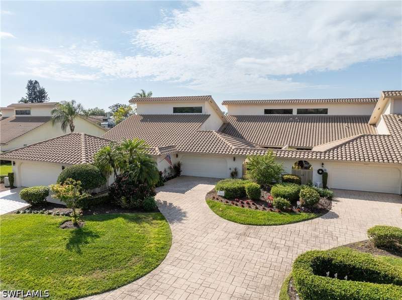 4 bedroom Townhouse at 11804 Quail Village Way, Quail Creek Village, Naples — photo 2