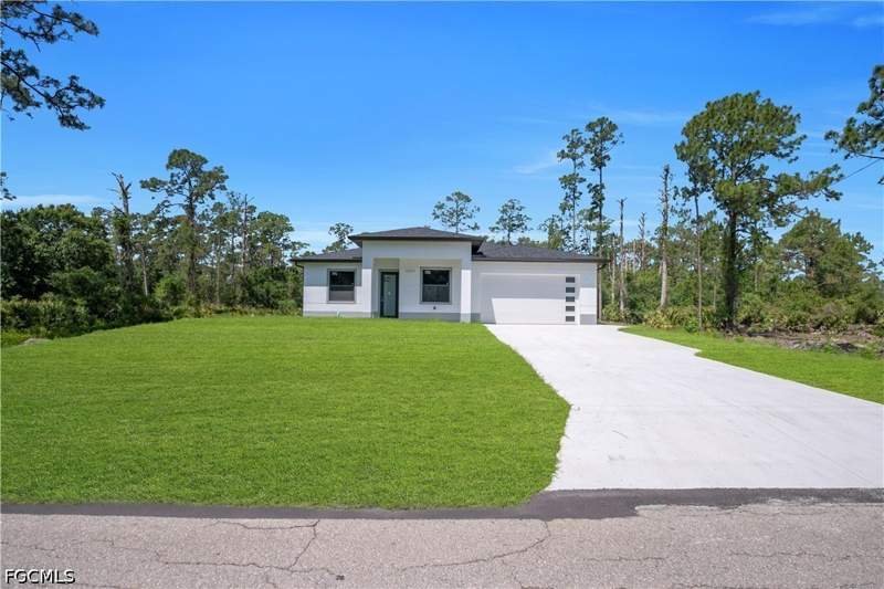 4 bedroom SingleFamilyResidence at 1009 Moore Ave, Lehigh Acres, Lehigh Acres — photo 2