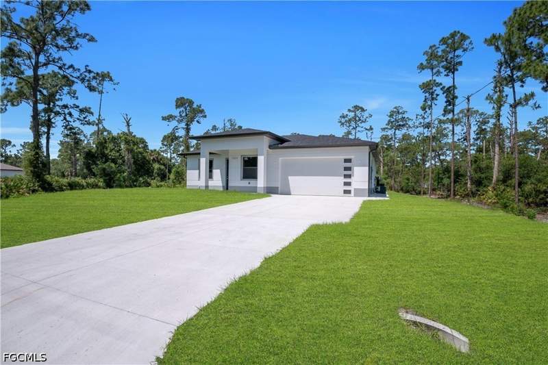 4 bedroom SingleFamilyResidence at 1009 Moore Ave, Lehigh Acres, Lehigh Acres — photo 3