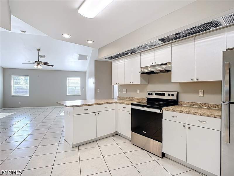 3 bedroom SingleFamilyResidence at 3110 5th St SW, Lehigh Acres, Lehigh Acres — photo 3
