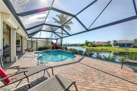 8555 Southwind Bay Cir, Fort Myers FL - photo 15 of 33