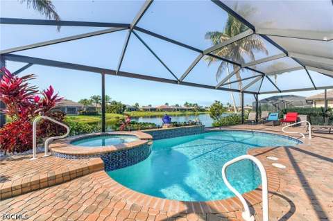 8555 Southwind Bay Cir, Fort Myers FL - photo 18 of 33