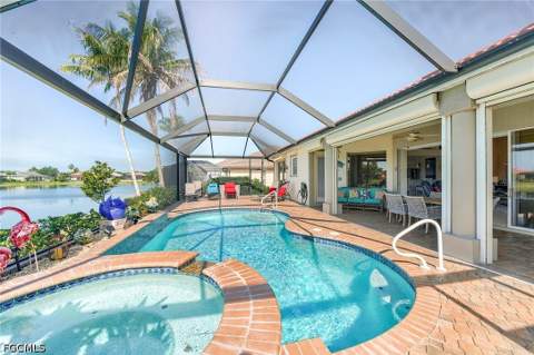 8555 Southwind Bay Cir, Fort Myers FL - photo 19 of 33