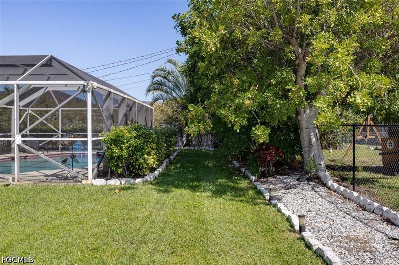 3 bedroom SingleFamilyResidence at 617 SW 9th Ave, Cape Coral, Cape Coral — photo 3