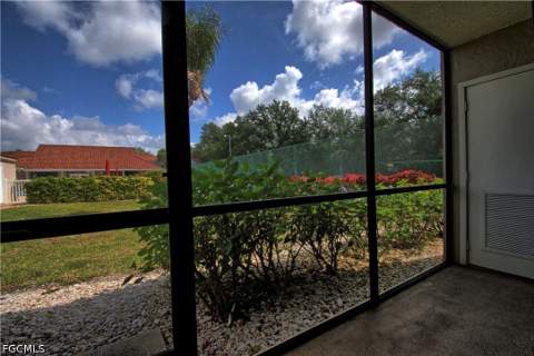 9627 Eaton Gardens Ln 101, Fort Myers FL - photo 19 of 30