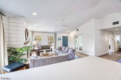 220 Palm Lake Dr, Sanibel FL - photo 13 of 44