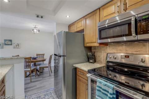 2366 E Mall Dr 418, Fort Myers FL - photo 7 of 27