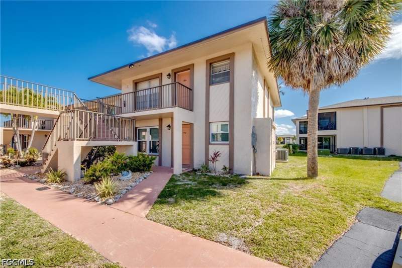 2 bedroom Condominium at 16881 Davis Rd 116, Davis Woods Condominium, Fort Myers — photo 2