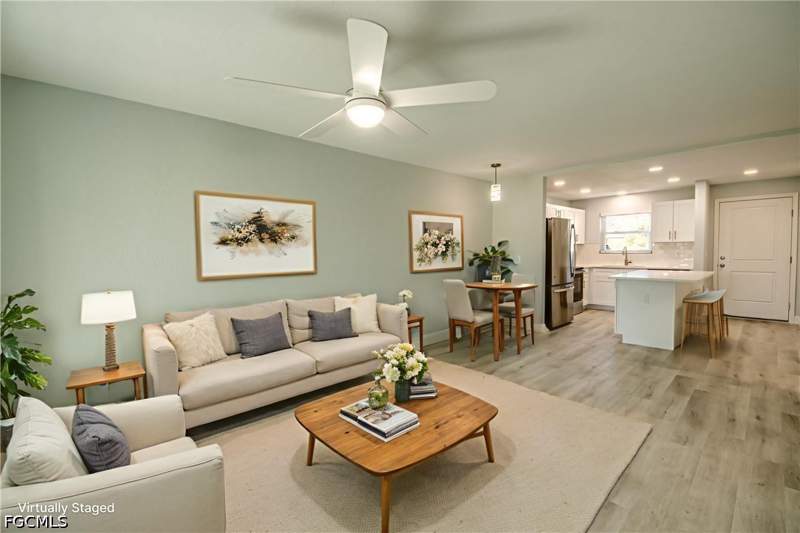 2 bedroom Condominium at 16881 Davis Rd 116, Davis Woods Condominium, Fort Myers — photo 4