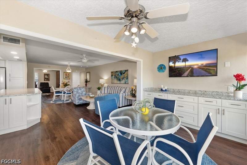 2 bedroom Condominium at 5805 Trailwinds Dr 314, Oakmont Village, Fort Myers — photo 3