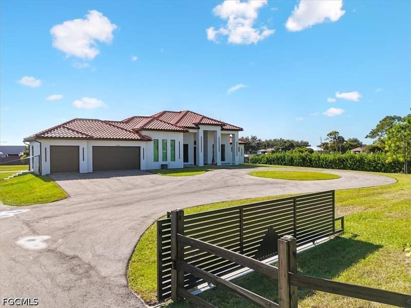 6 bedroom SingleFamilyResidence at 14582 Old Olga Rd, Fort Myers, Fort Myers — photo 3