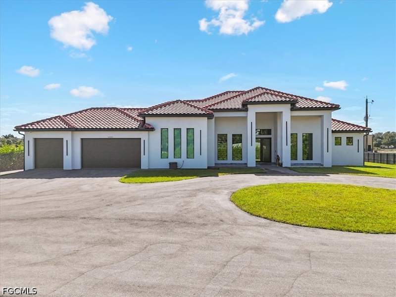 6 bedroom SingleFamilyResidence at 14582 Old Olga Rd, Fort Myers, Fort Myers — photo 4