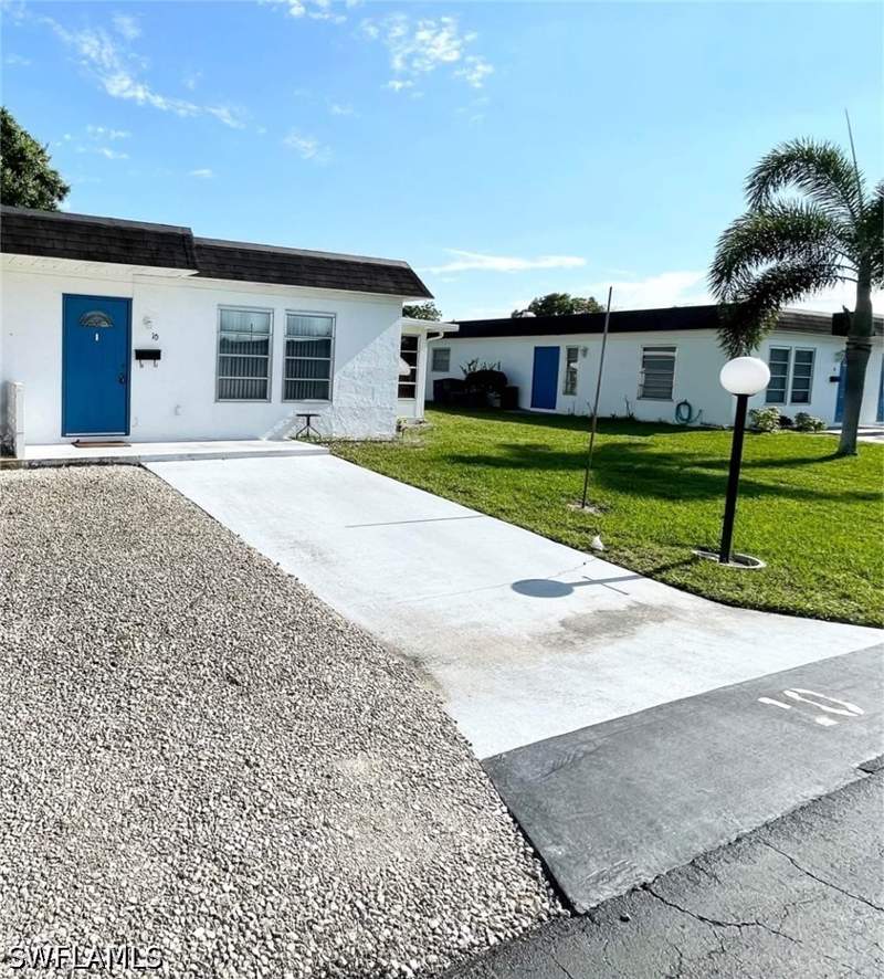 2 bedroom Attached at 10 Temple Ct, Orange Grove Park, Lehigh Acres — photo 2