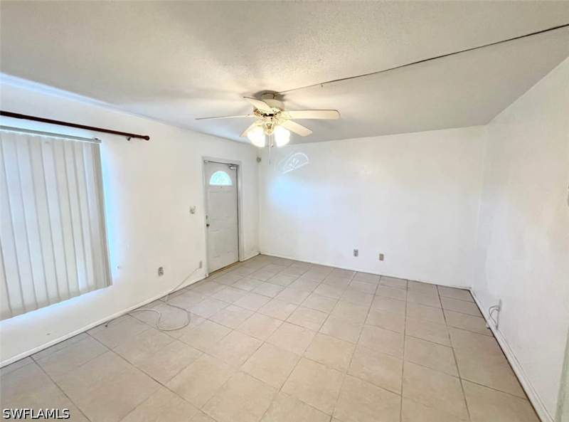 2 bedroom Attached at 10 Temple Ct, Orange Grove Park, Lehigh Acres — photo 3