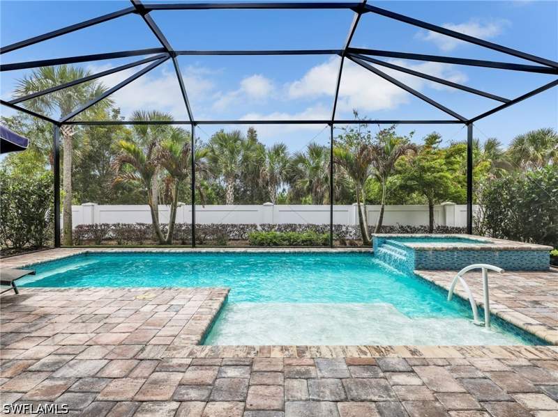3 bedroom SingleFamilyResidence at 9288 Cayman Dr, Azure At Hacienda Lakes, Naples — photo 2