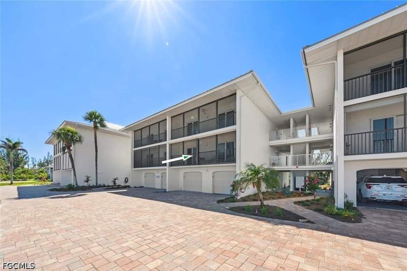2 bedroom Condominium at 1340 Middle Gulf Dr 8A, Sunset South Condo, Sanibel — photo 2