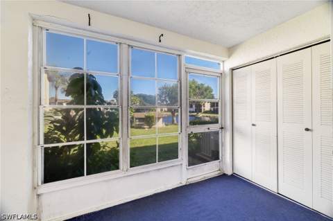 9270 Lake Park Dr 101, Fort Myers FL - photo 14 of 36
