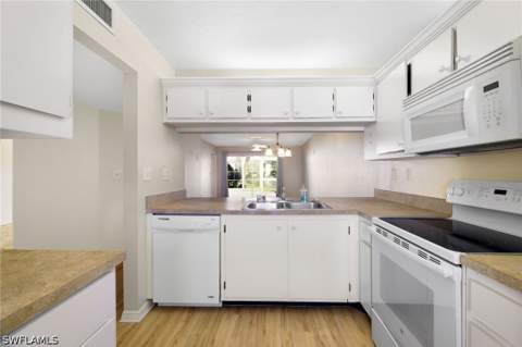 9270 Lake Park Dr 101, Fort Myers FL - photo 8 of 36