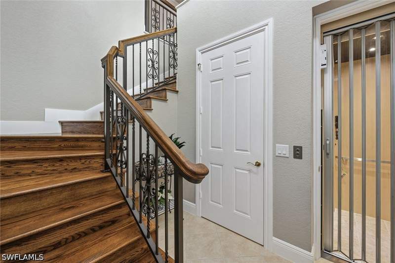 3 bedroom Condominium at 9219 Corfu Ct 201, Varenna, Naples — photo 4