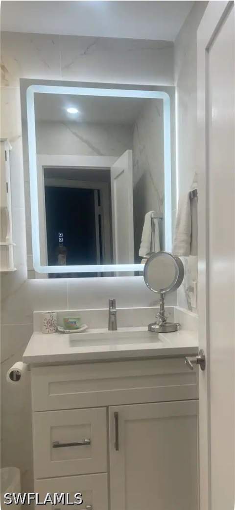 200 Turtle Lake Ct 309, Naples FL - photo 6 of 17
