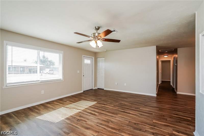 3 bedroom SingleFamilyResidence at 1437 SE 14th Ter, Cape Coral, Cape Coral — photo 2