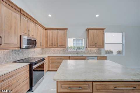 2641 Bellingham Ct, Cape Coral FL - photo 13 of 49