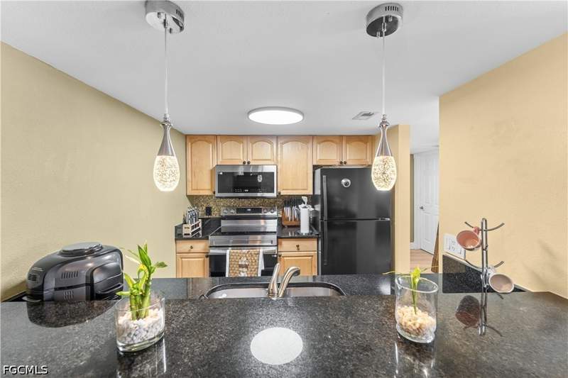 2 bedroom Condominium at 2885 Palm Beach Blvd Building A 507, Palm Beach Landings, Fort Myers — photo 5