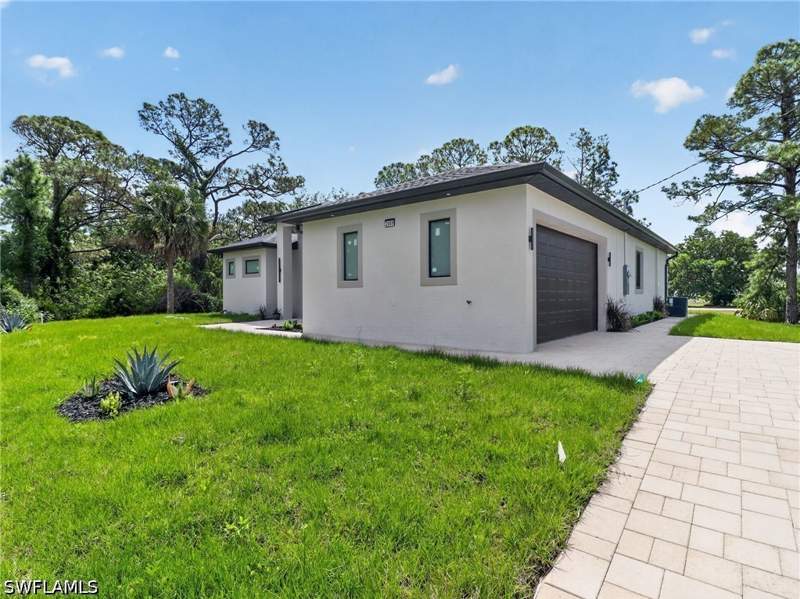 4 bedroom SingleFamilyResidence at 2009 Dixie Way, Twelfth Street Park, Lehigh Acres — photo 4