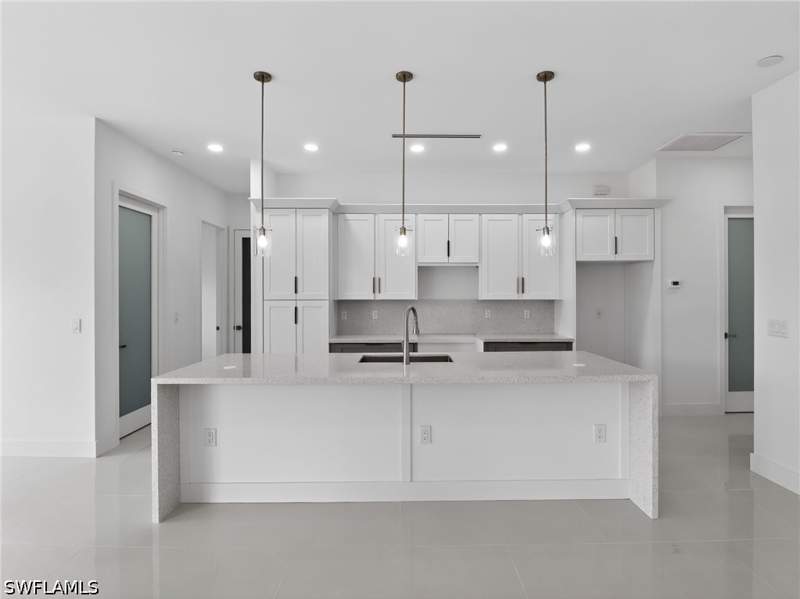 4 bedroom SingleFamilyResidence at 2009 Dixie Way, Twelfth Street Park, Lehigh Acres — photo 5