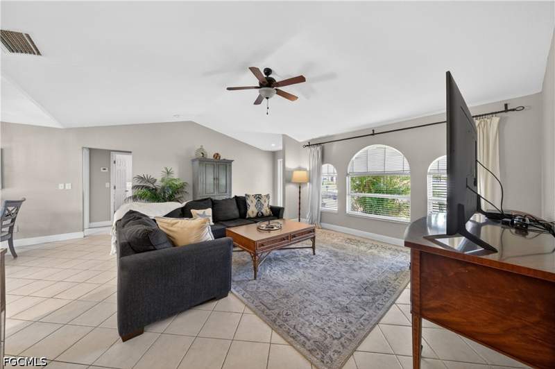 3 bedroom SingleFamilyResidence at 4005 SW 27th Ave, Cape Coral, Cape Coral — photo 5