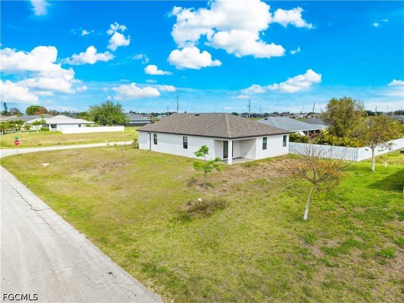 4 bedroom SingleFamilyResidence at 2021 NE 4th Ave, Cape Coral, Cape Coral — photo 4