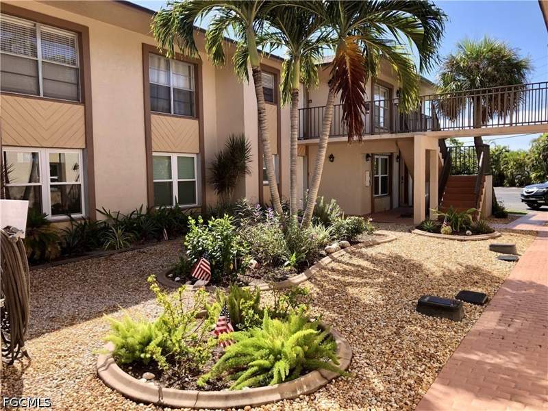 2 bedroom Condominium at 16881 Davis Rd 214, Davis Woods Condominium, Fort Myers — photo 4