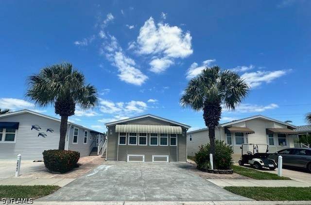 2 bedroom ManufacturedHome at 1509 Diamond Lake Cir, Silver Lakes, Naples — photo 2