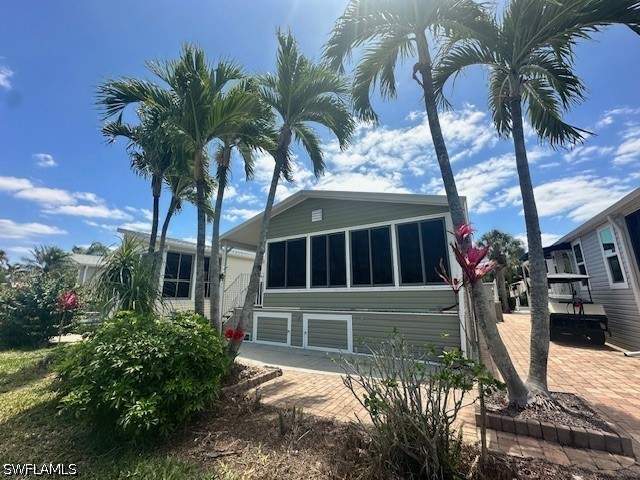 2 bedroom ManufacturedHome at 1509 Diamond Lake Cir, Silver Lakes, Naples — photo 5