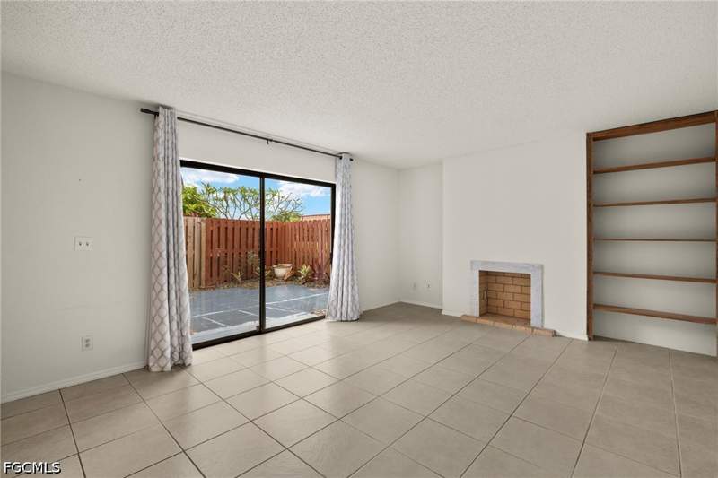 2 bedroom Townhouse at 1520 Park Meadows Dr 1, Parkwoods Townhouse Community, Fort Myers — photo 5