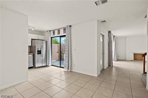 1520 Park Meadows Dr 1, Fort Myers FL - photo 9 of 38