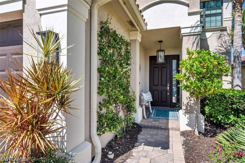 5 bedroom SingleFamilyResidence at 13539 Mandarin Cir, Marbella Isles, Naples — photo 4