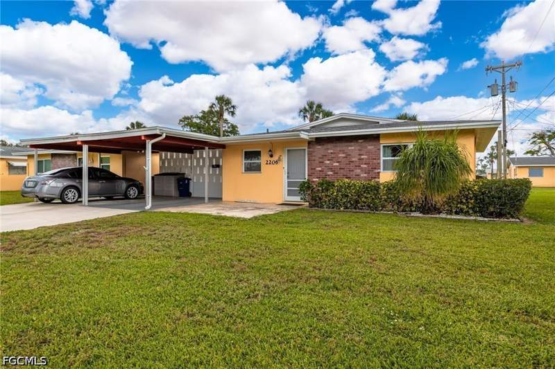 2 bedroom Duplex at 2206 E 6th St, Camille Gardens, Lehigh Acres — photo 2