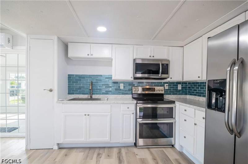 2 bedroom ManufacturedHome at 19 Garden Dr, Garden Cove, Fort Myers — photo 3