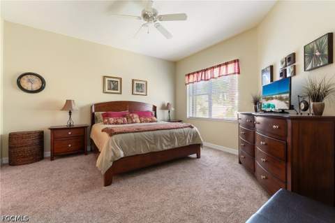 6011 Jonathans Bay Cir 402, Fort Myers FL - photo 13 of 28